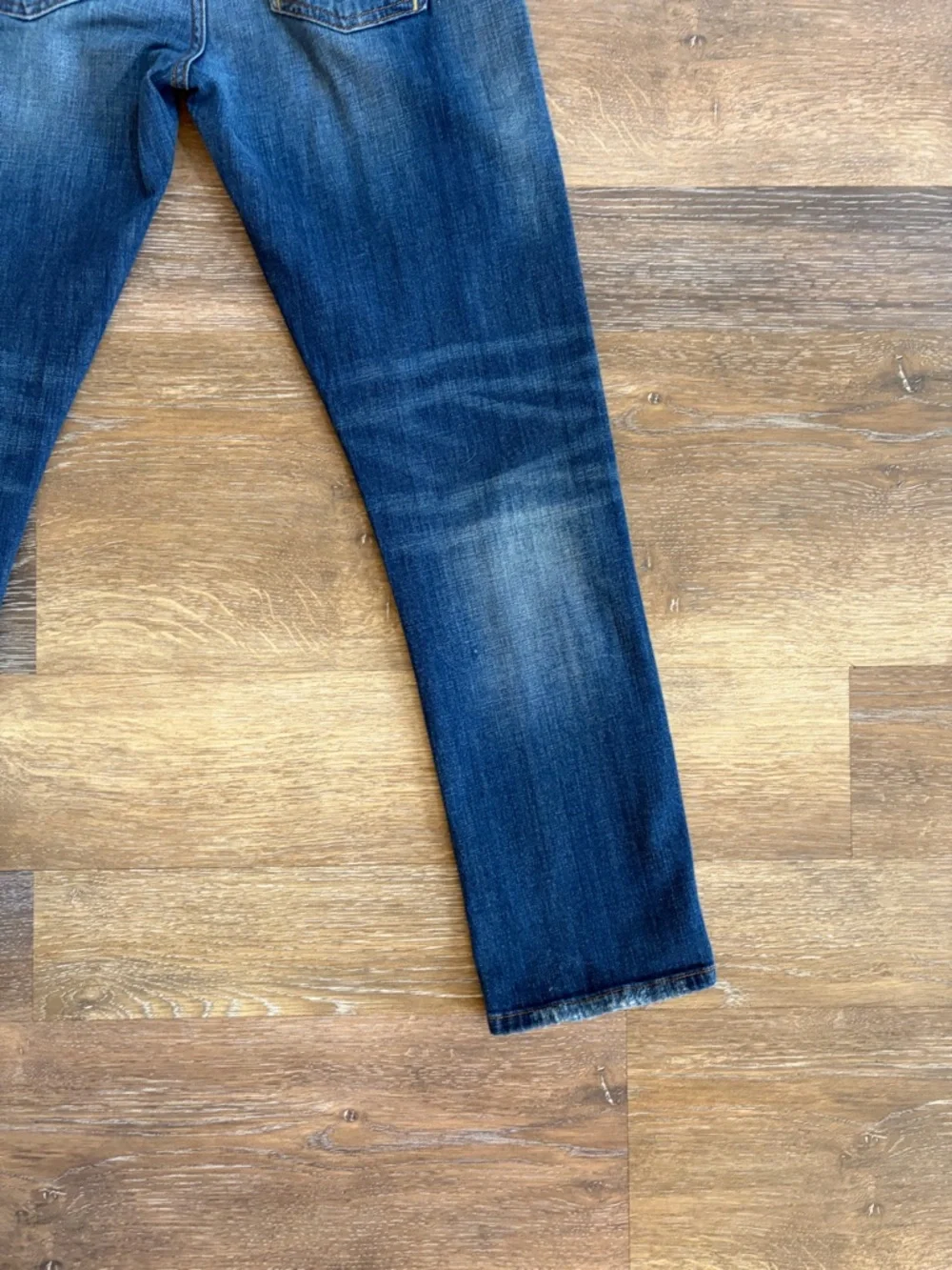 Pilcro and the Letterpress distressed mid rise straight leg jeans size 28